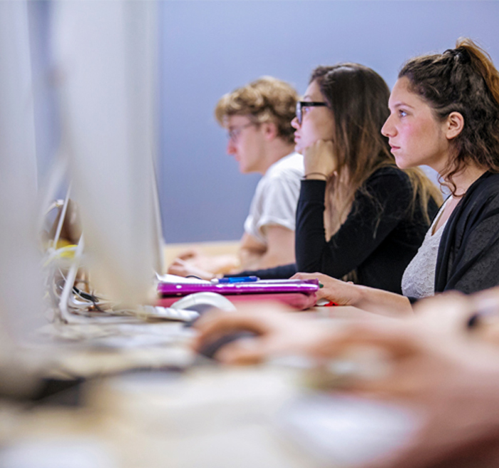 students in lab classroom 