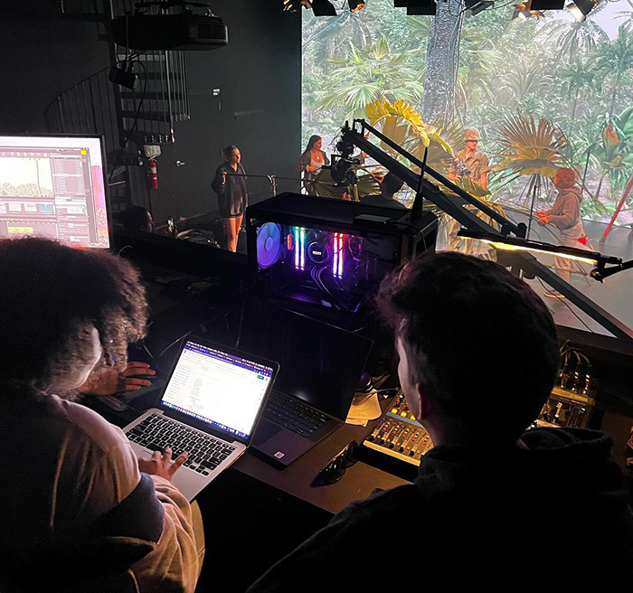 students working in the Vu studio