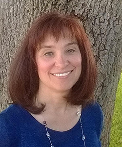 Lisa Tumicki headshot