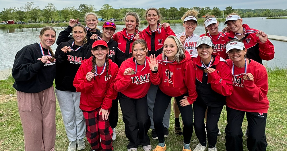 Women's Rowing team photo